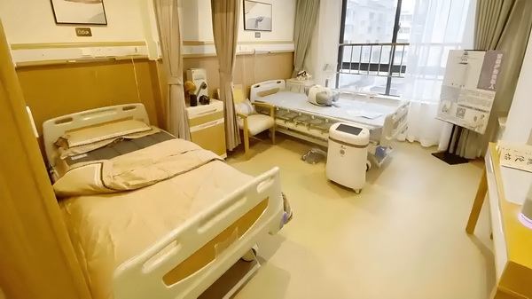 留学生深圳落户规定_丁子朗認TVB劇集的確開少咗，放眼世界：唔係淨係得敞台 丁子朗認T红各处红苹果